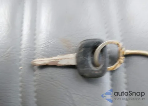 1987 Toyota Pickup 1/2 Ton Rn50 z USA, uszkodzony, nr VIN JT4RN50R4H0272812